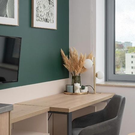 Trendy Studios With Home Office Near Wroclaw Main Station By Noclegi Renters 외부 사진