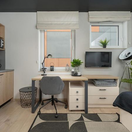 Trendy Studios With Home Office Near Wroclaw Main Station By Noclegi Renters 외부 사진