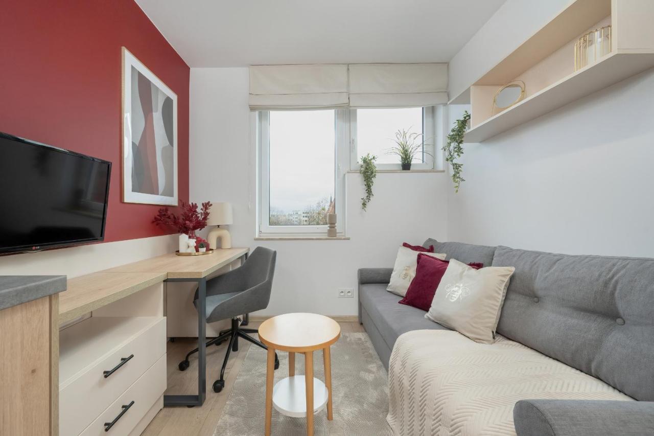 Trendy Studios With Home Office Near Wroclaw Main Station By Noclegi Renters 외부 사진