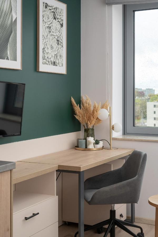 Trendy Studios With Home Office Near Wroclaw Main Station By Noclegi Renters 외부 사진