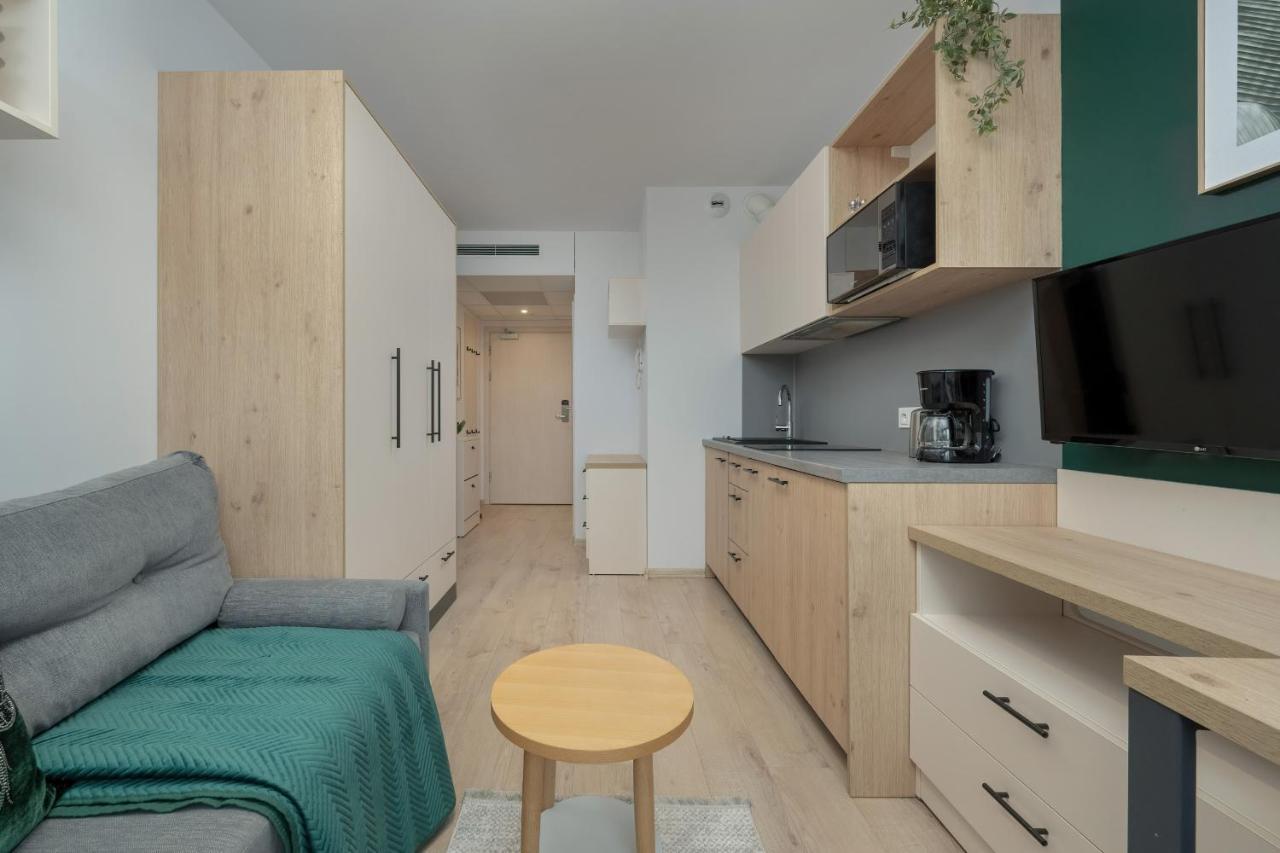 Trendy Studios With Home Office Near Wroclaw Main Station By Noclegi Renters 외부 사진