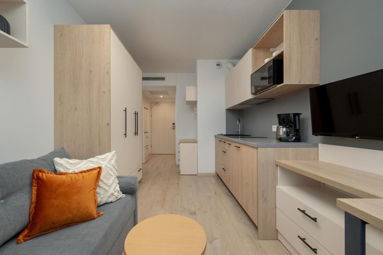 Trendy Studios With Home Office Near Wroclaw Main Station By Noclegi Renters 외부 사진